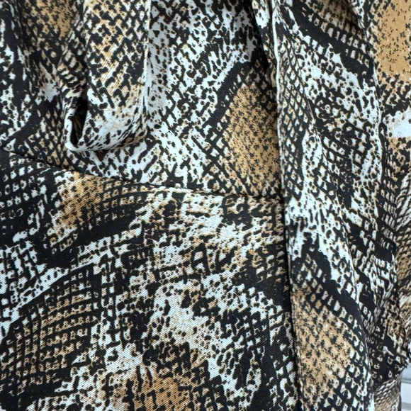 Silky Zara Printed Skirt - Picture 3 of 3